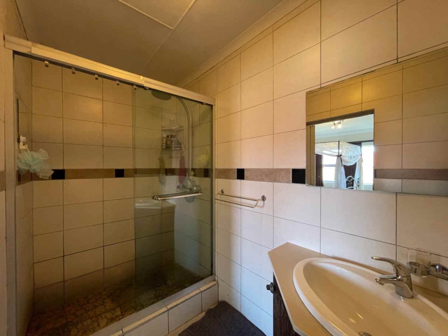 2 Bedroom Property for Sale in Hartenbos Central Western Cape